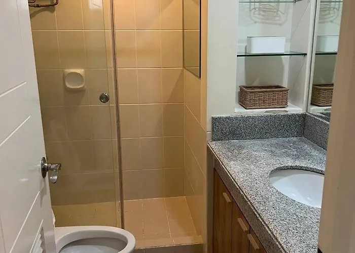 Your Quick Escape At Alabang Apartment *